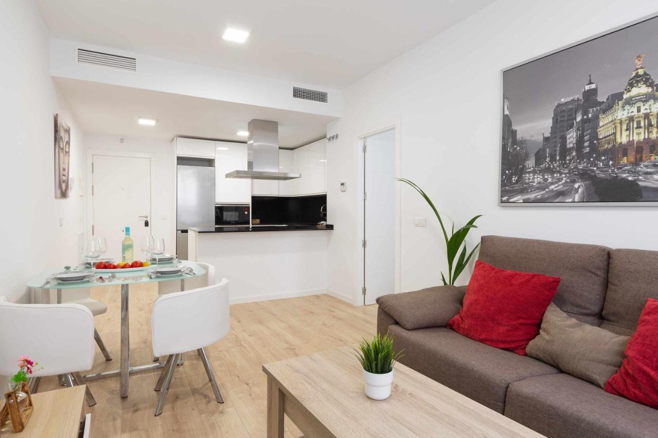 Cosmopolitan Apt & Malaga Beach Экстерьер фото